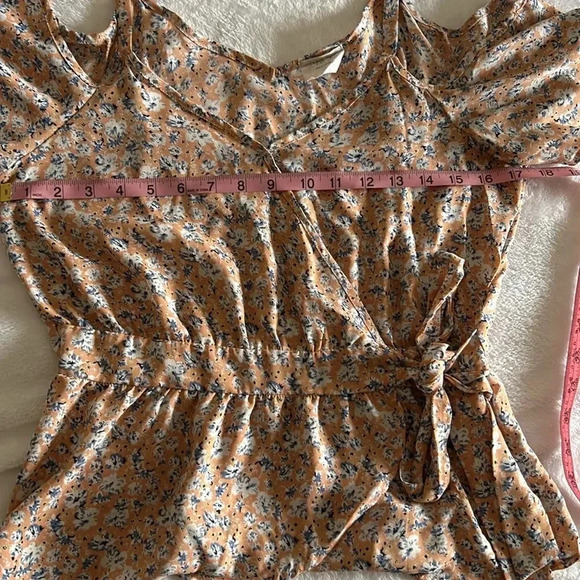 GUC Sienna Sky Floral Cold-Shoulder Blouse Top in M 🌸 - Picture 9 of 12